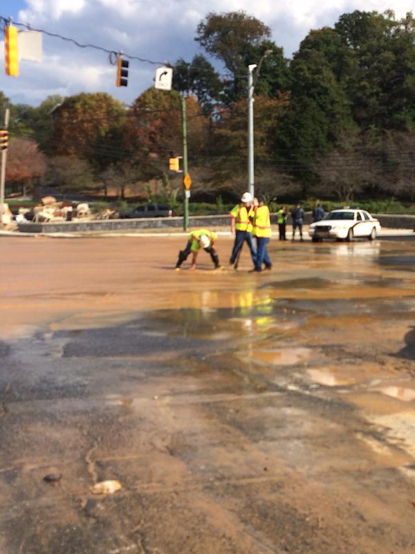 Rockville Pike reopens after water main break WTOP News