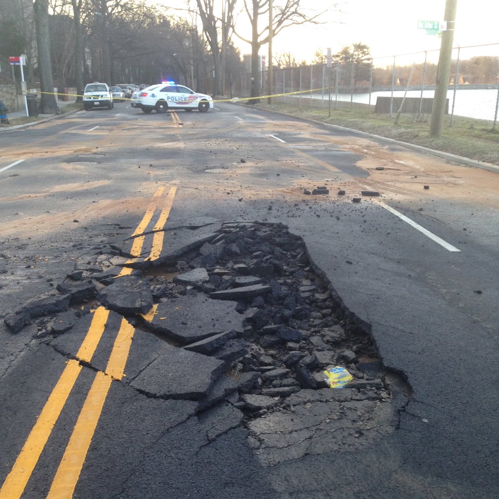 MacArthur Boulevard reopens WTOP News