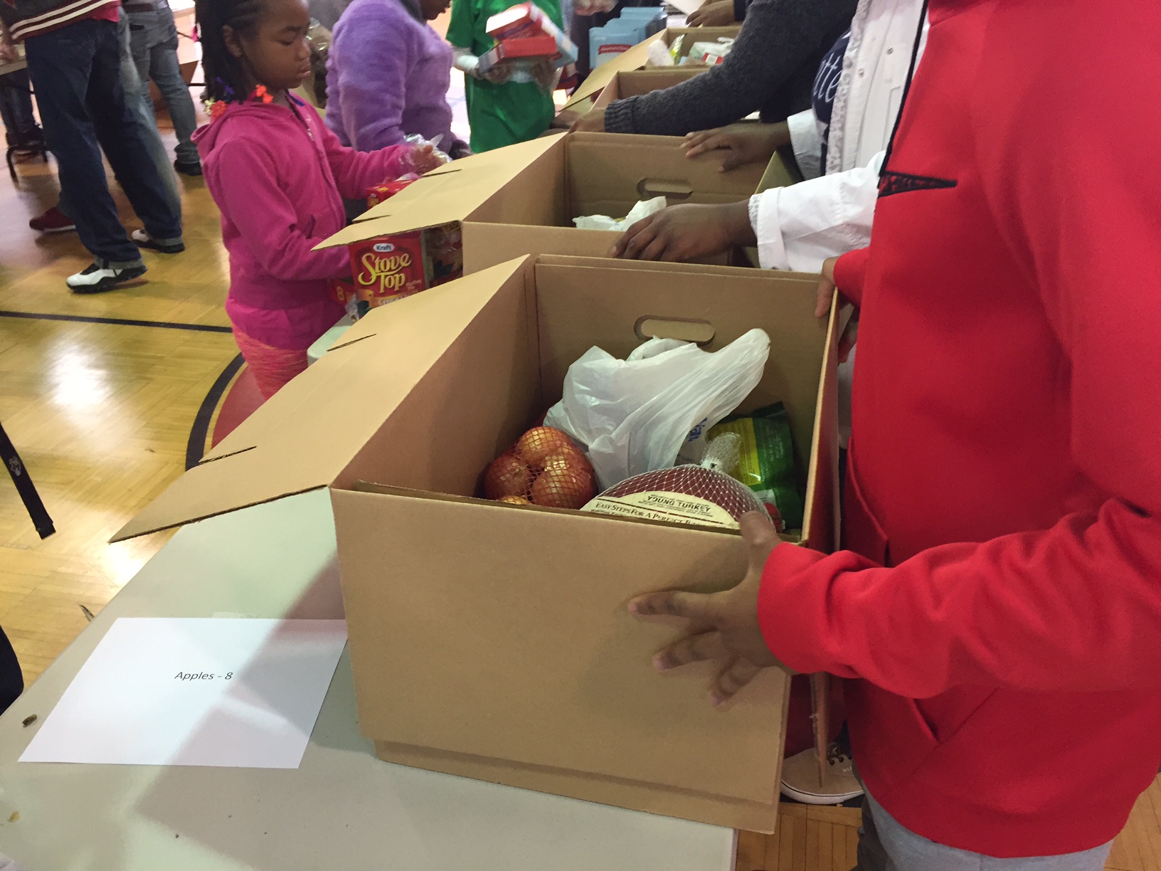 Volunteers pack and deliver Thanksgiving meals to those in need WTOP News