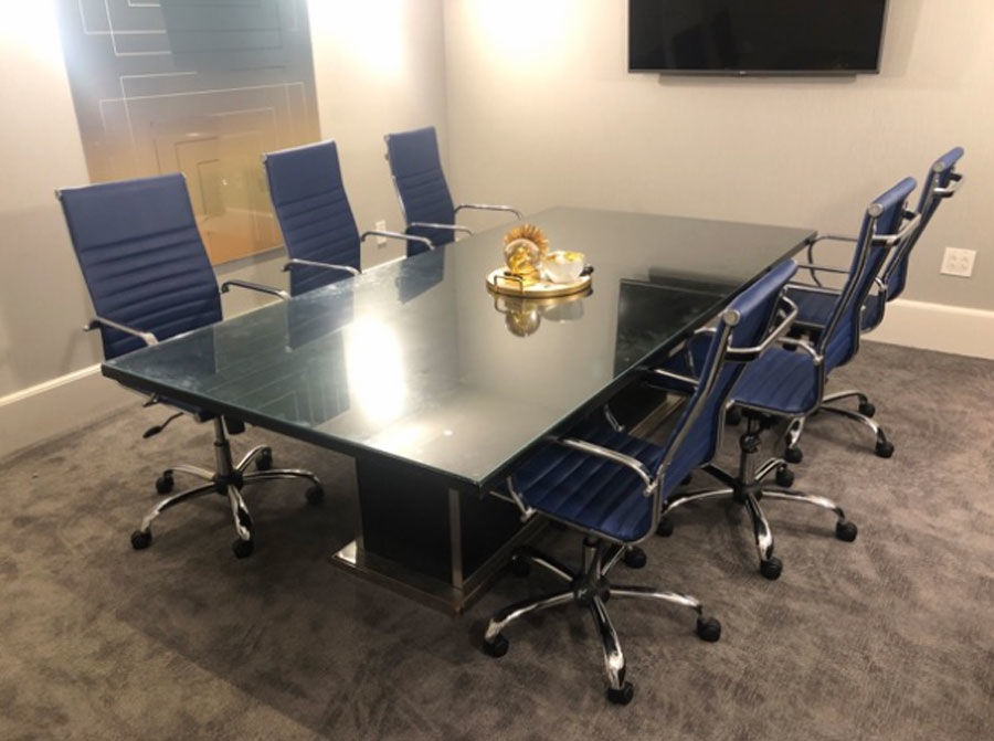 W Hotel auctions antiques, unique items WTOP News