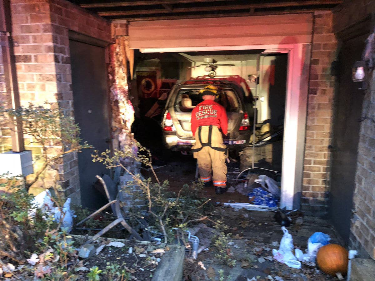 3 hurt as car drives into apartment building in Montgomery Co. WTOP News