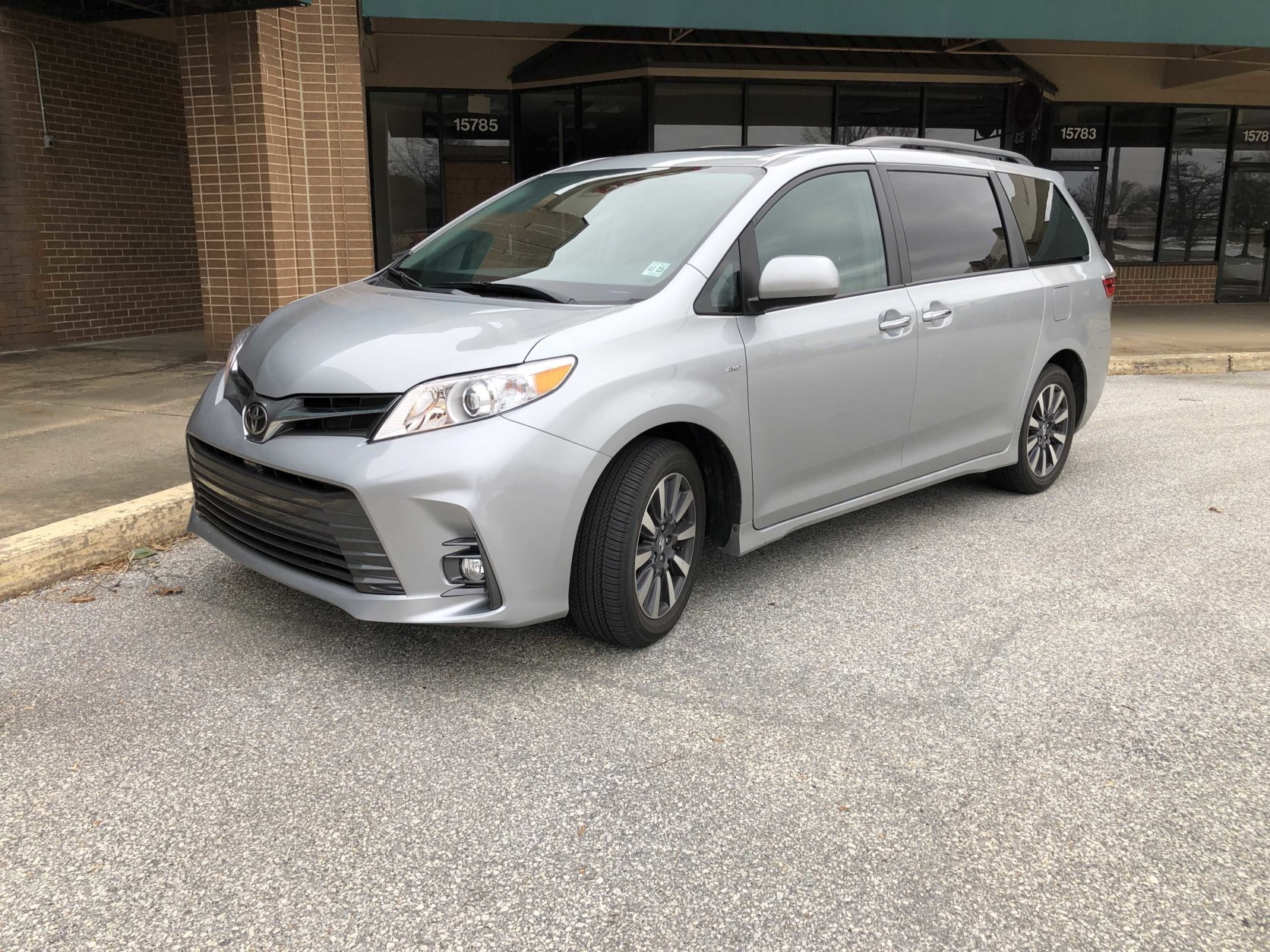 Car Review New Toyota Sienna offers something other