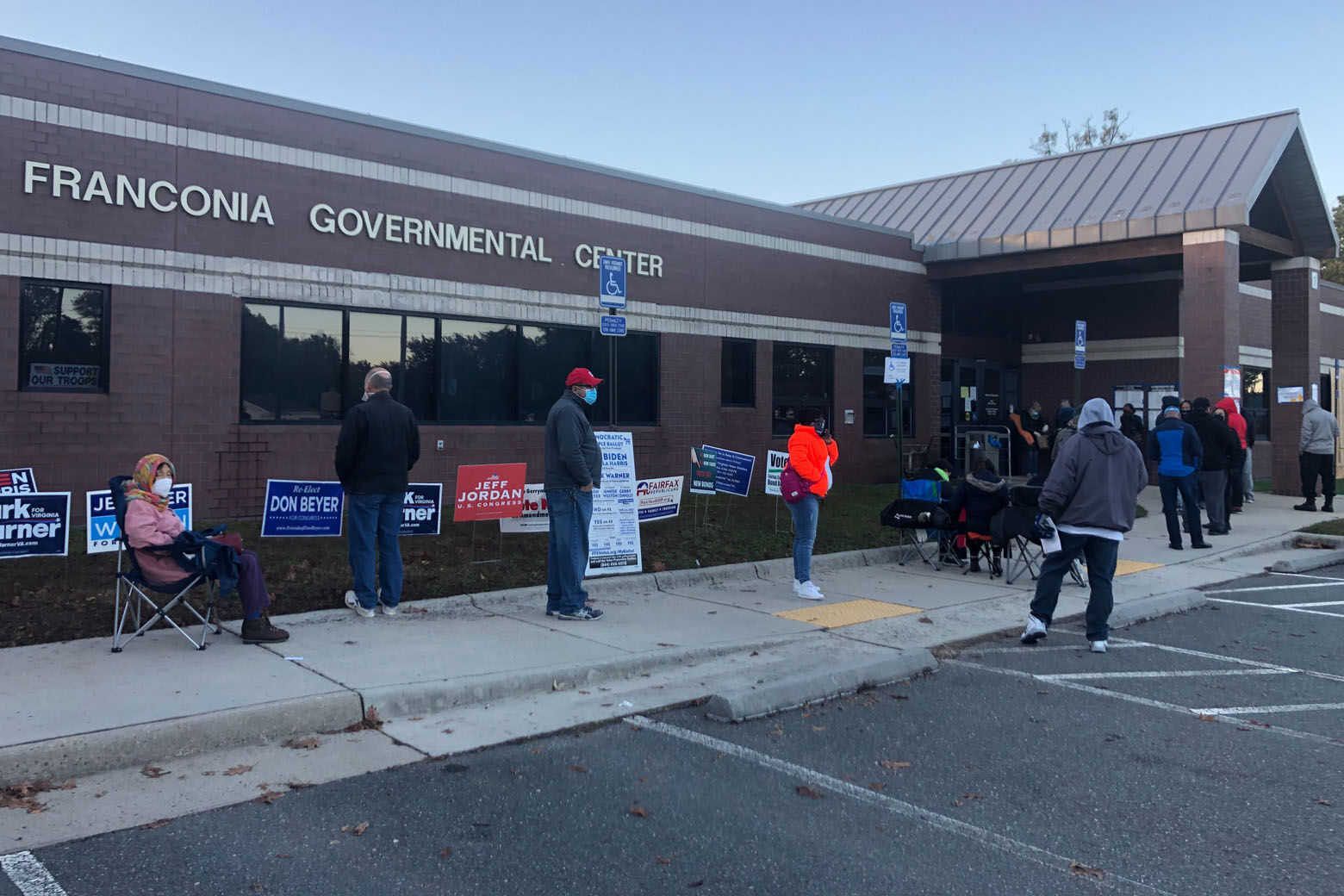 Long lines persist in Fairfax Co. for last day of early voting WTOP News