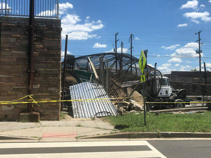 DC 295 reopens after pedestrian bridge collapses, injuring 5 WTOP News