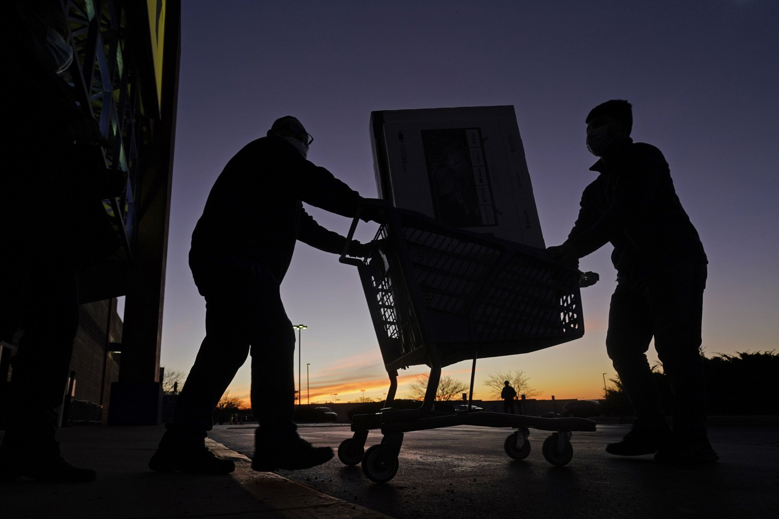 Inflation squeezes holiday budgets for low-income shoppers Inflation squeezes holiday budgets for low-income shoppers