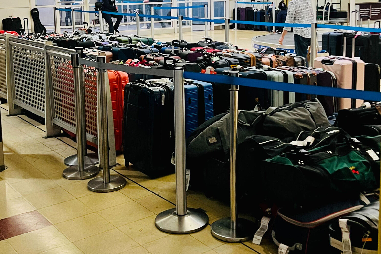 Hundreds of travelers stuck for hours on Reagan National tarmac WTOP News