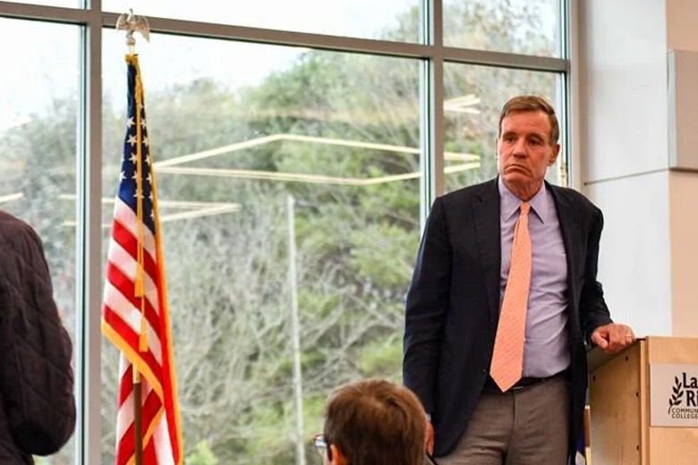 Speaking in Fauquier County, Sen. Warner warns of ‘carnage’ if US
