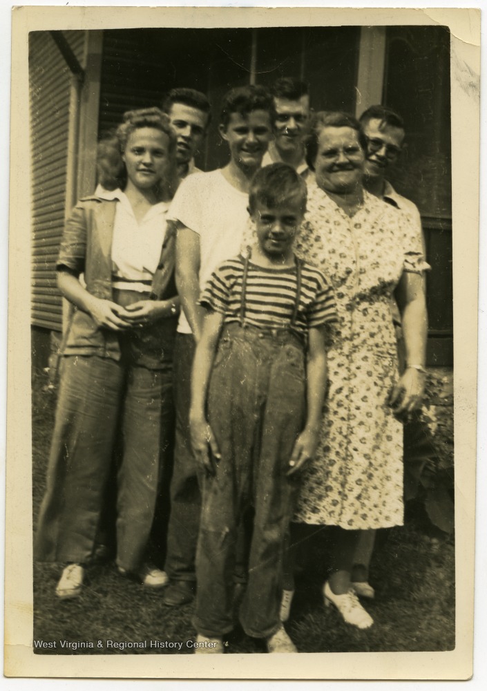 Nuzum Family Portrait West Virginia History OnView WVU Libraries