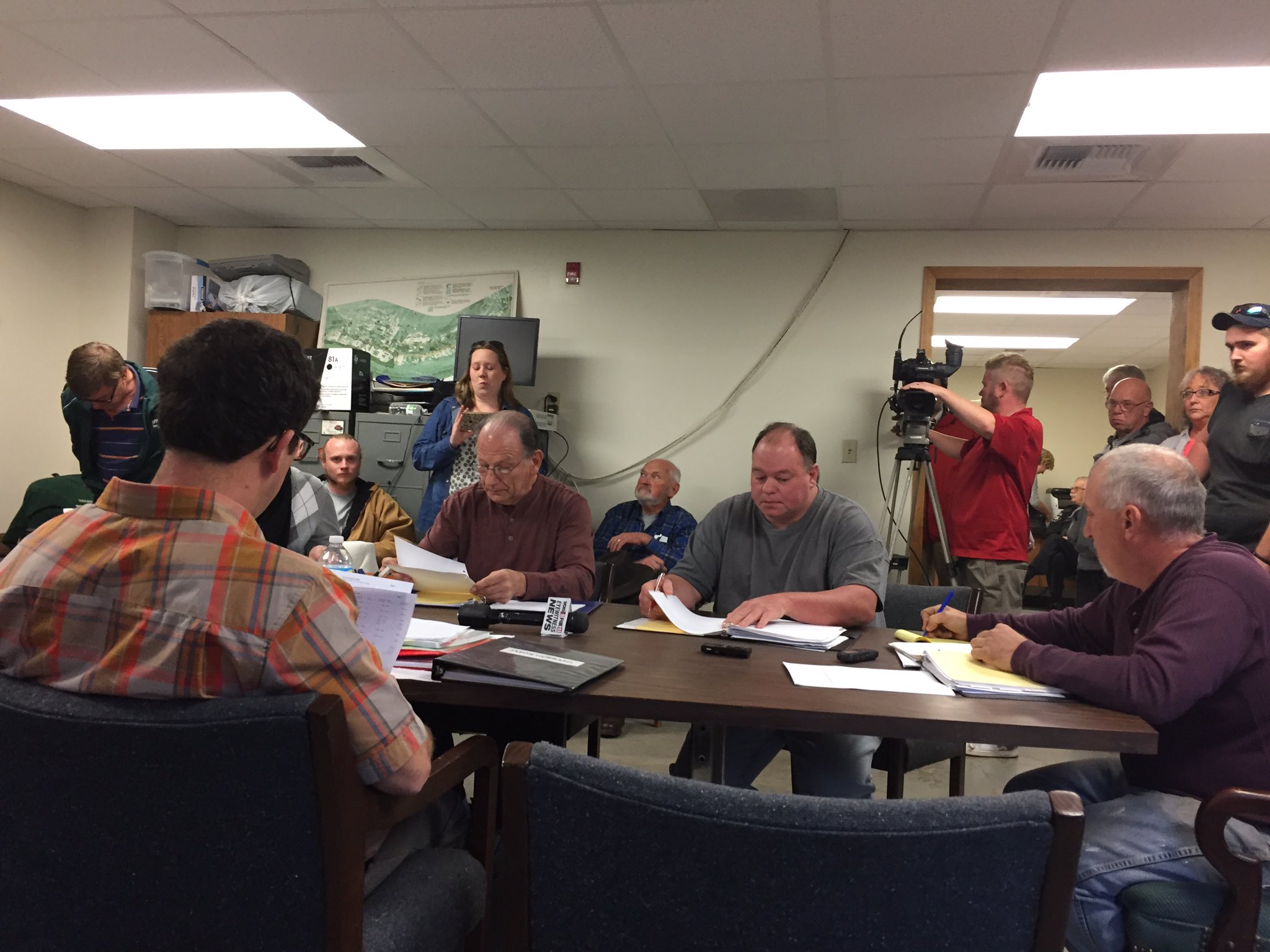 After 'ape' controversy, Clay council accepts mayor's resignation WV