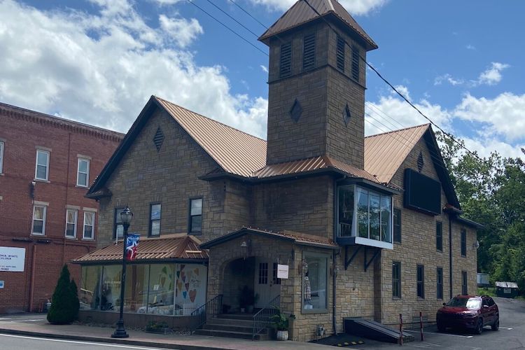 Artisan market in Bridgeport, W.Va., features more than 20 womenowned