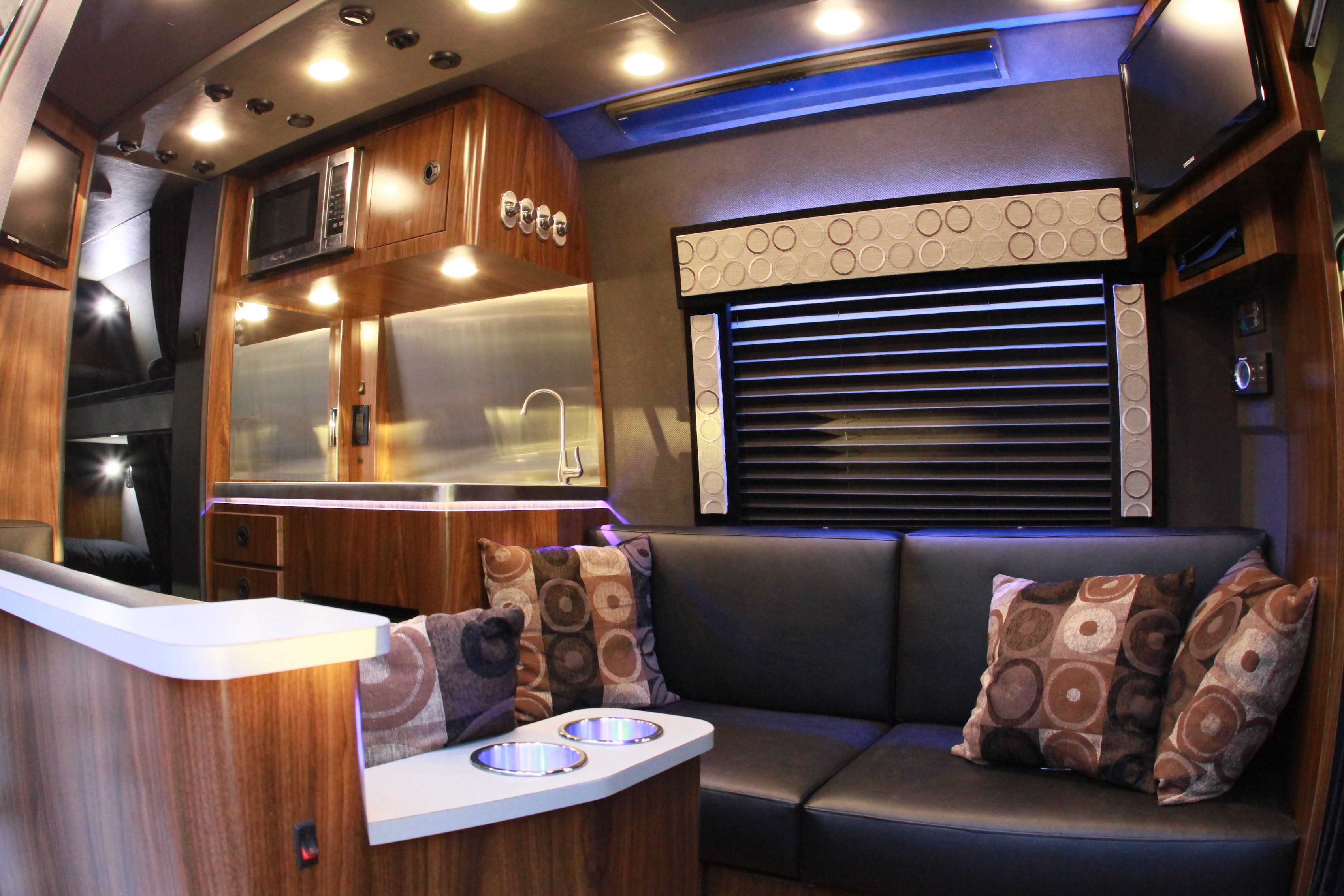 Van Y Tours Adds Three New Luxury Vans to Its Rental Ranks