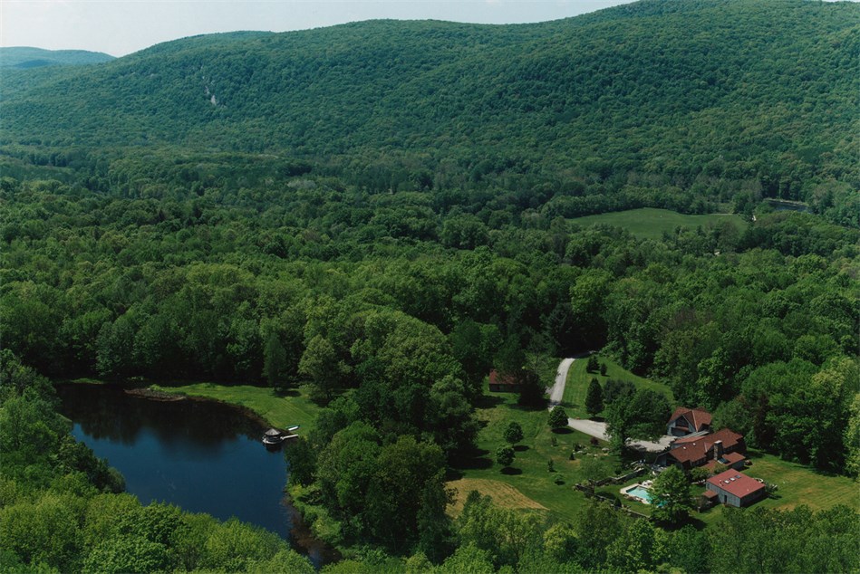 Litchfield County Property of Broadway Veteran Bob Avian Comes to Market with William Pitt