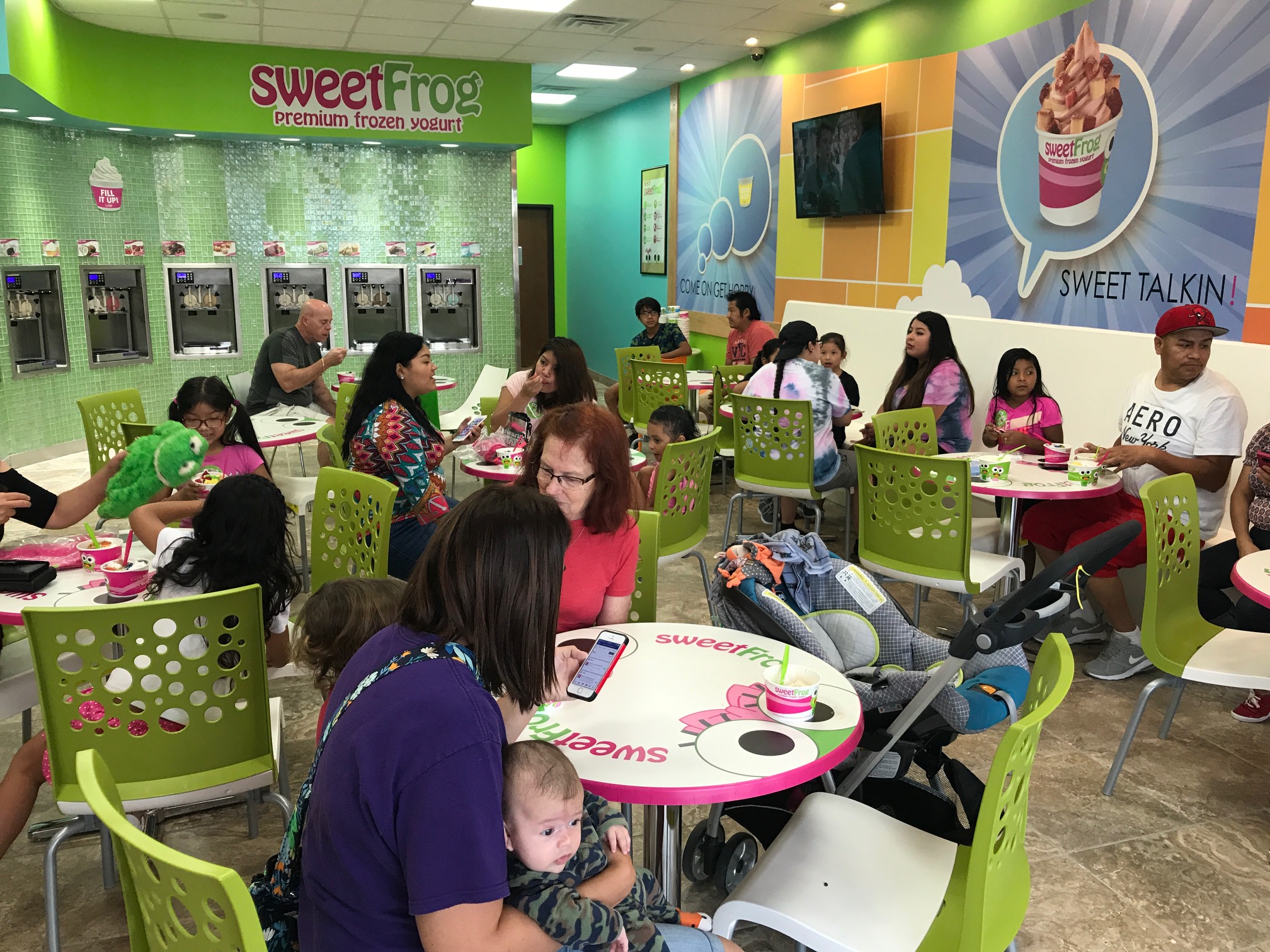 sweetFrog Frozen Yogurt Launches Newest Location in Dallas, Texas
