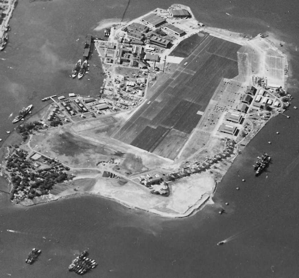 [Photo] Aerial view looking south at Ford Island, Pearl Harbor, US