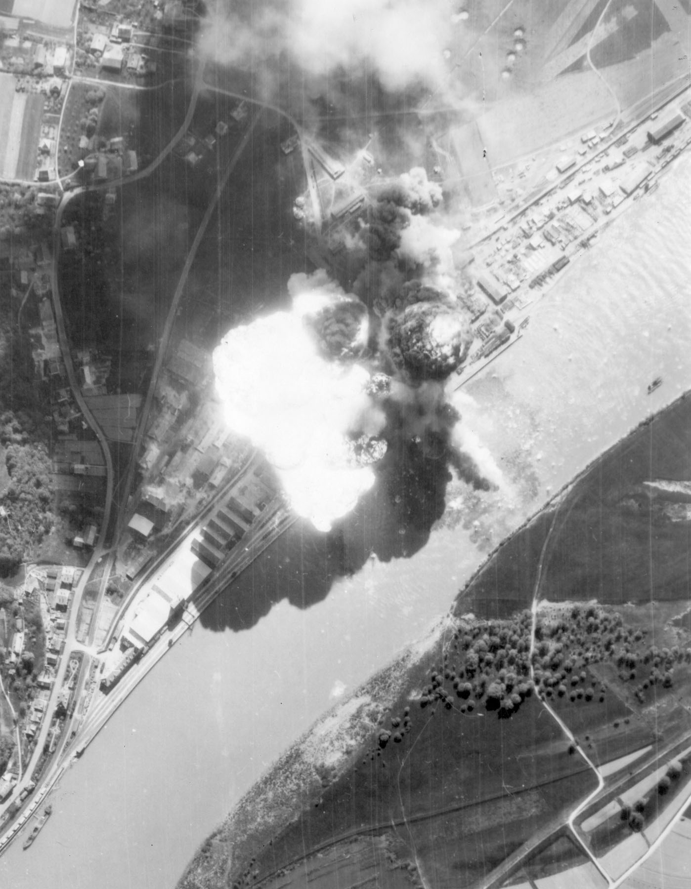 [Photo] An oil tank explosion at Deggendorf harbor, Bavaria, Germany after an aerial bombardment
