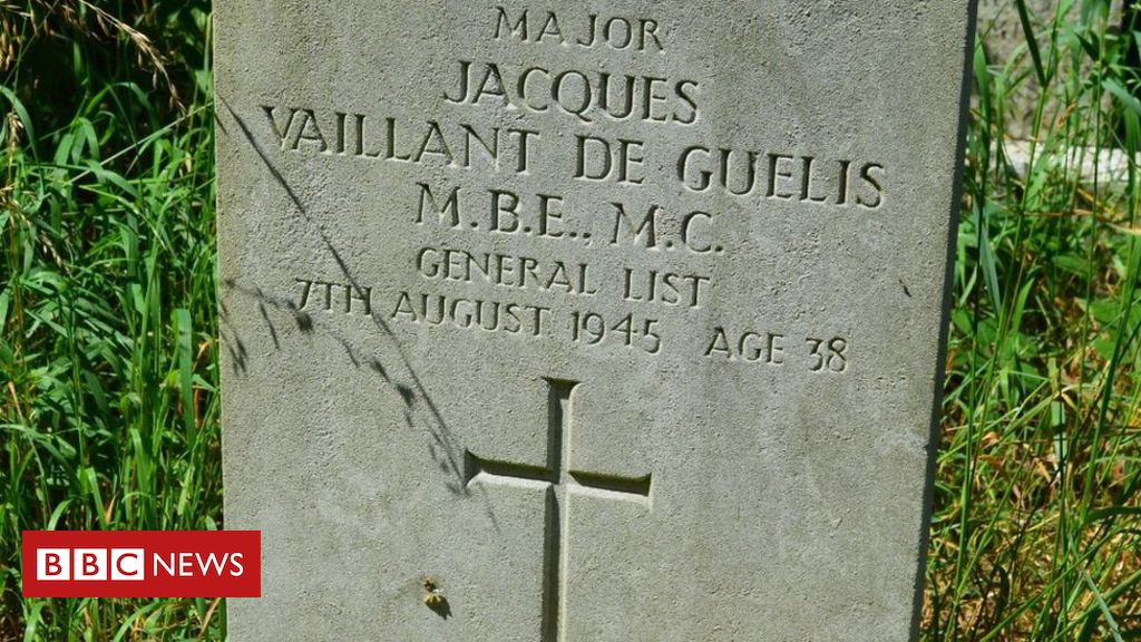 Hall, Virginia “Cuthbert”. WW2 Gravestone