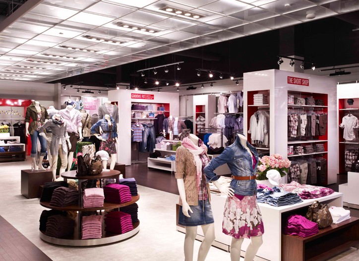 Esprit Retail Growth Focuses on Outlets