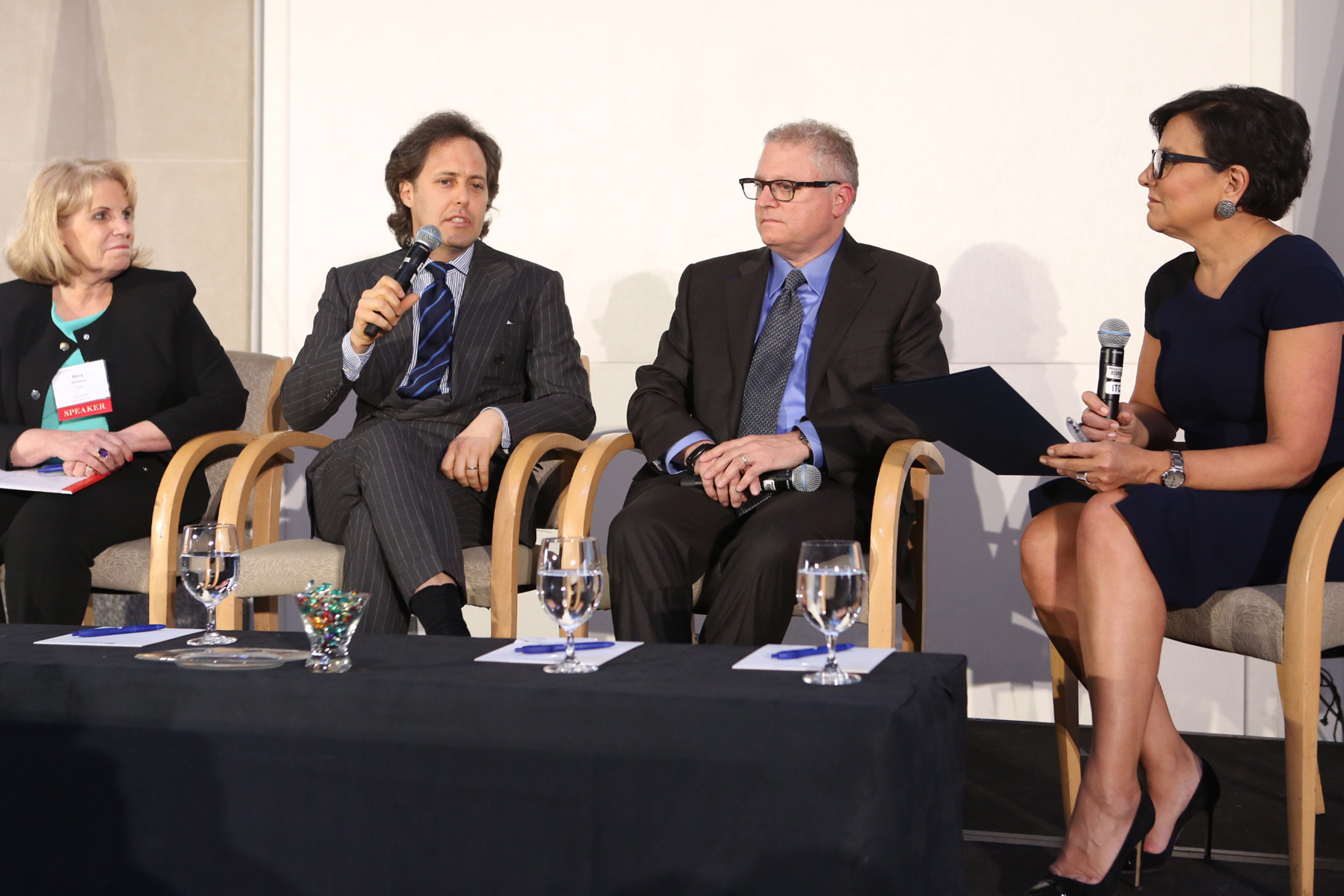 Government Summit Focuses on Future of Smart Fabrics, Wearables