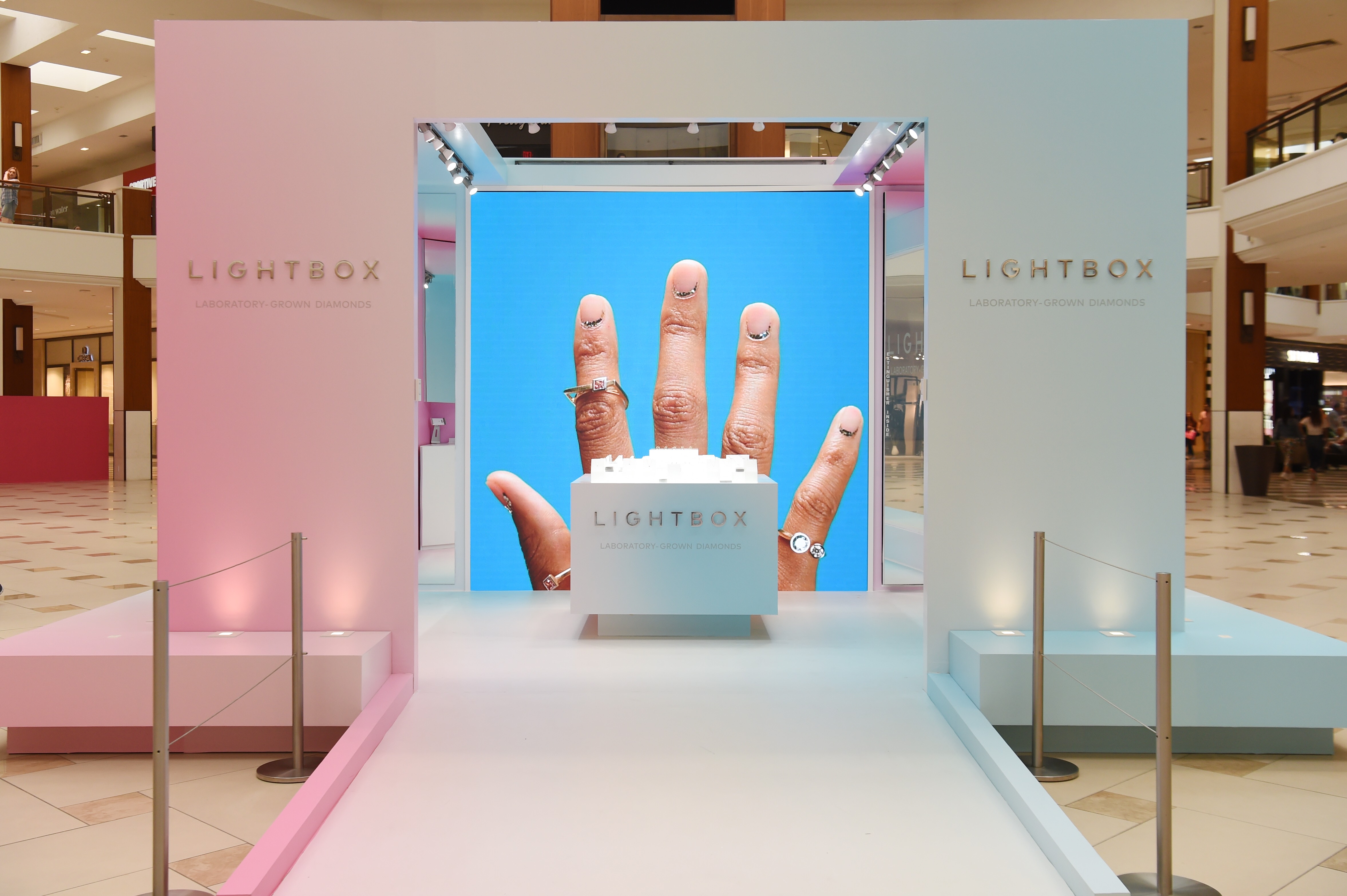 Lightbox Jewelry Opens Experiential Popup at Aventura Mall in Miami