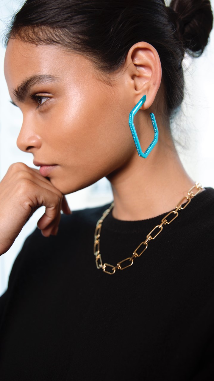 How to Sell Fine Jewelry During Lockdown? Get Social — and Creative