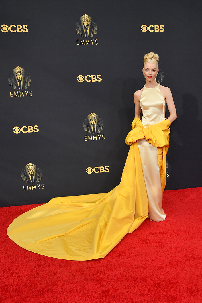The 10 Best Dressed Celebrities At The 2021 Emmy Awards [PHOTOS]