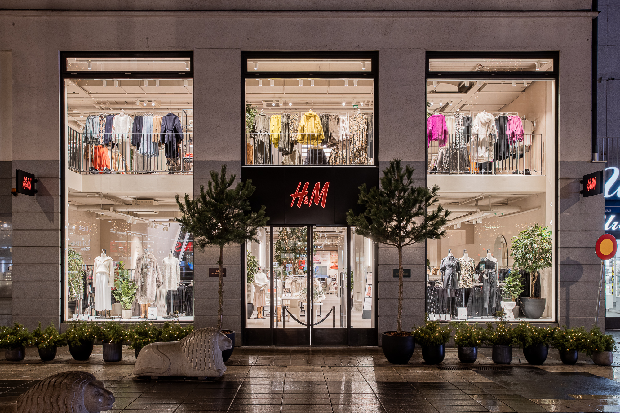 H&M Q4 Profits Hit By Russia Exit and Costs WWD