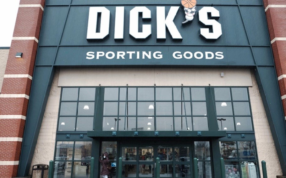 Dick’s Sporting Goods Beats Revenue Expectations After Holiday Season