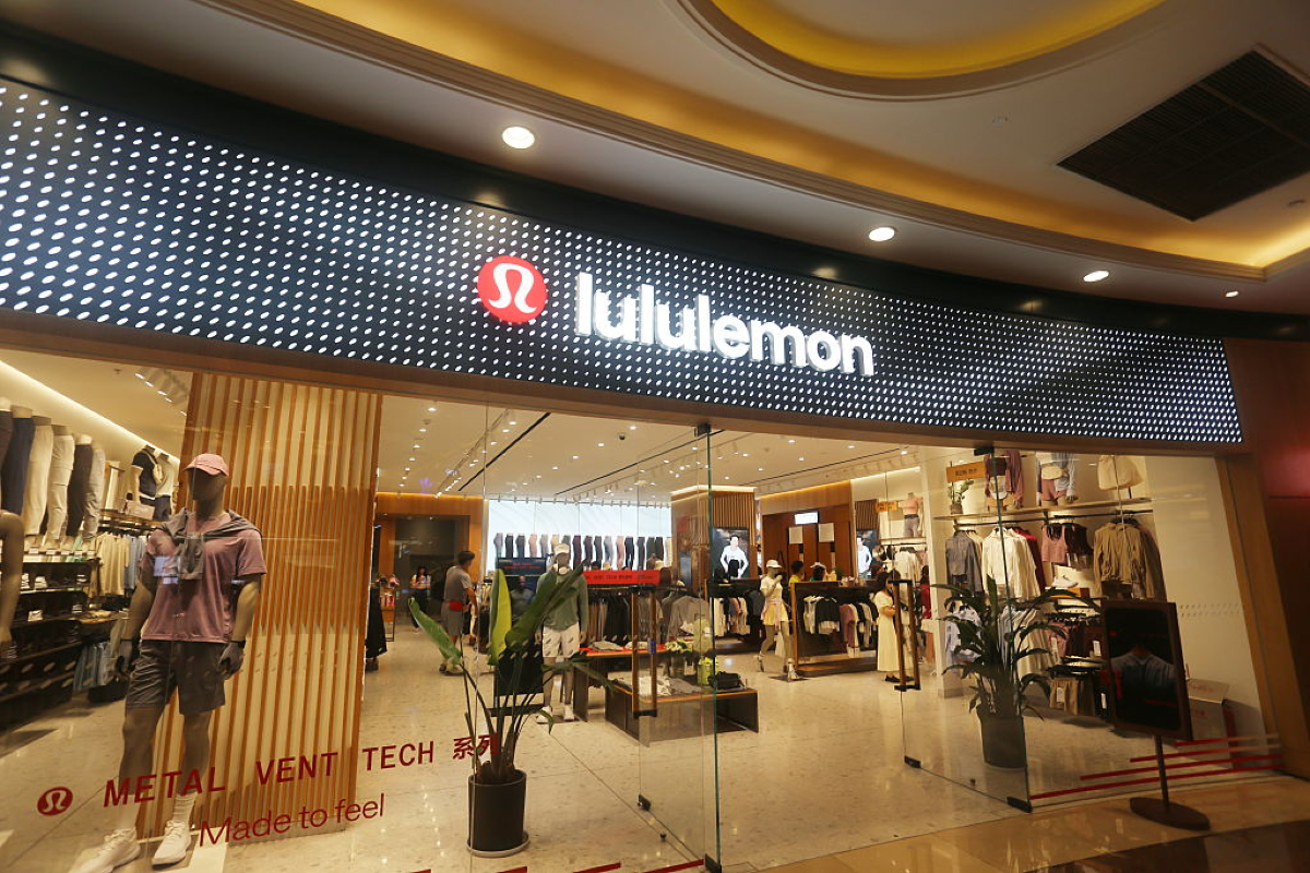 Lululemon CEO Search Continues as Former Levi’s Chief Chip Bergh Joins the Board