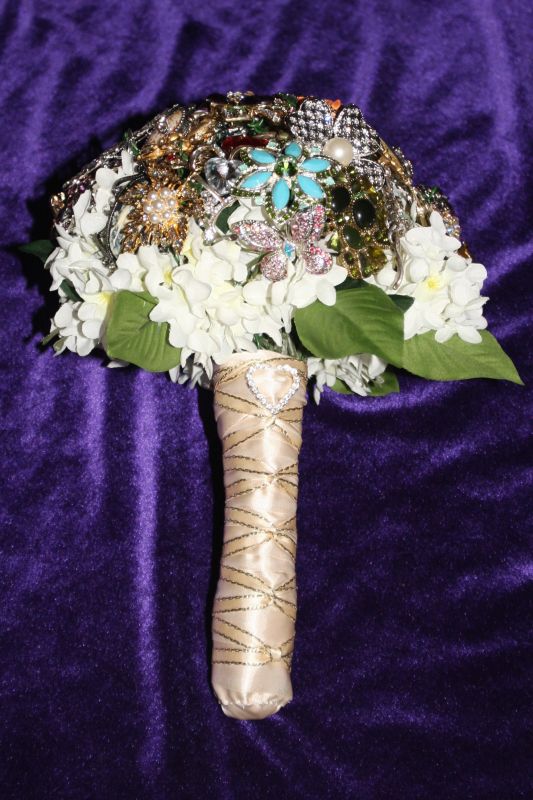 How should I finish my jewelry bouquet?