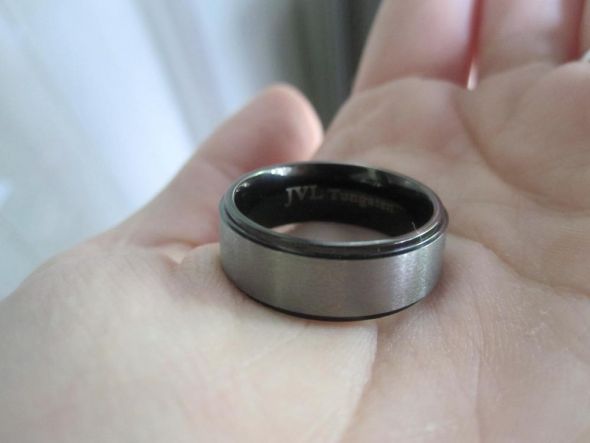 Let’s see some men’s wedding bands!