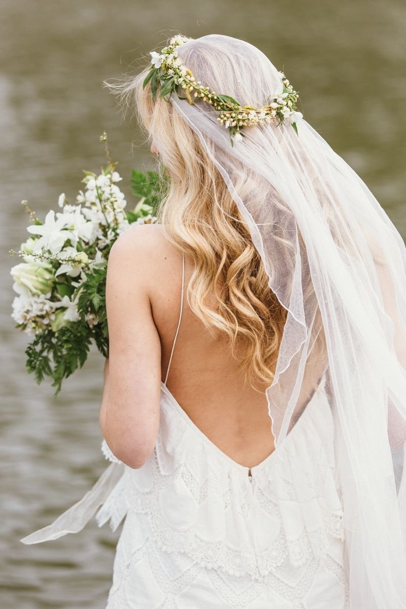 Clueless whether I should go floral crown or veil, need help