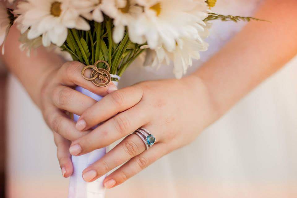 Show me your wedding bands that are thinner than your engagement ring