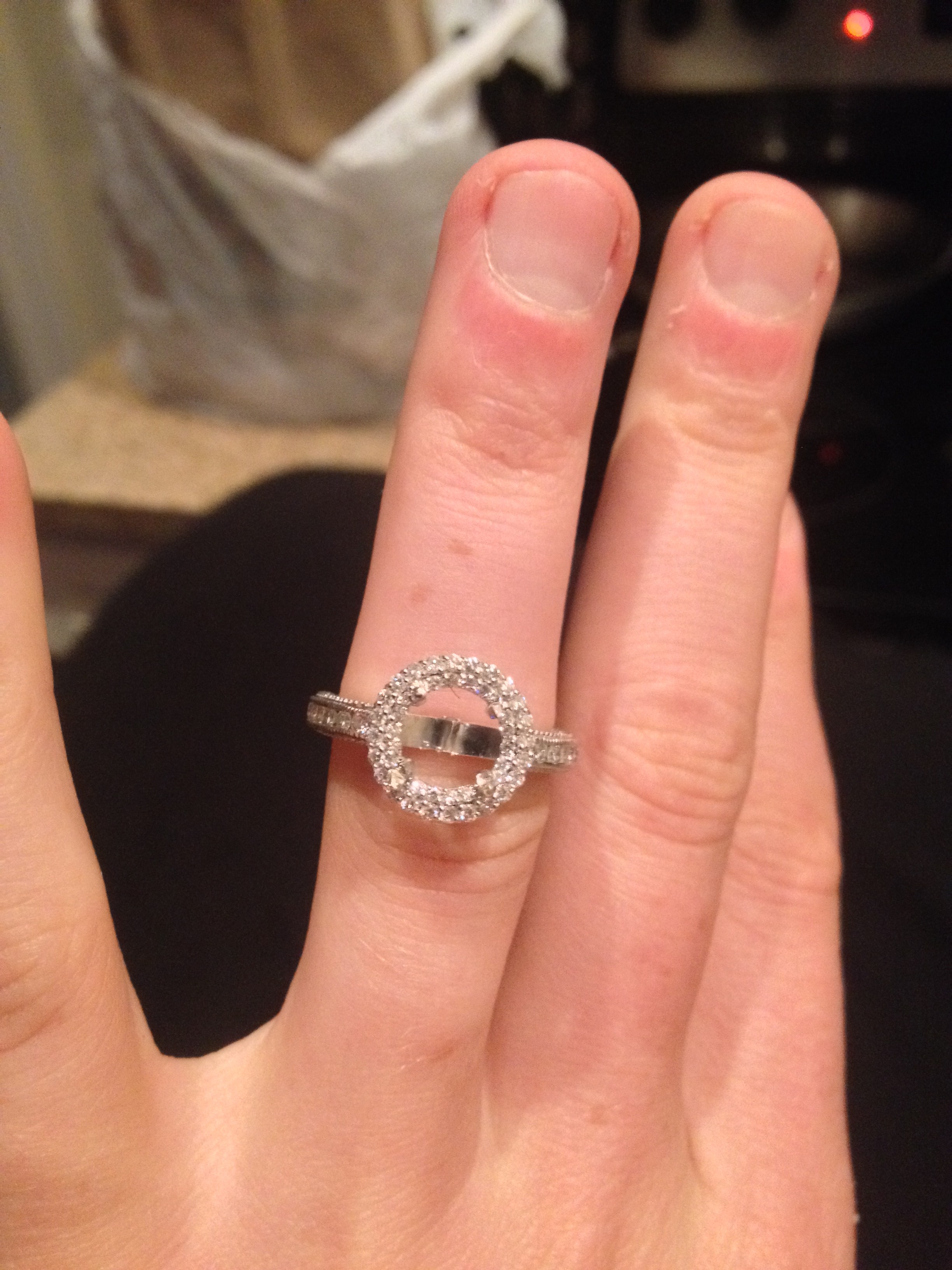 Halo ring too big for diamond?