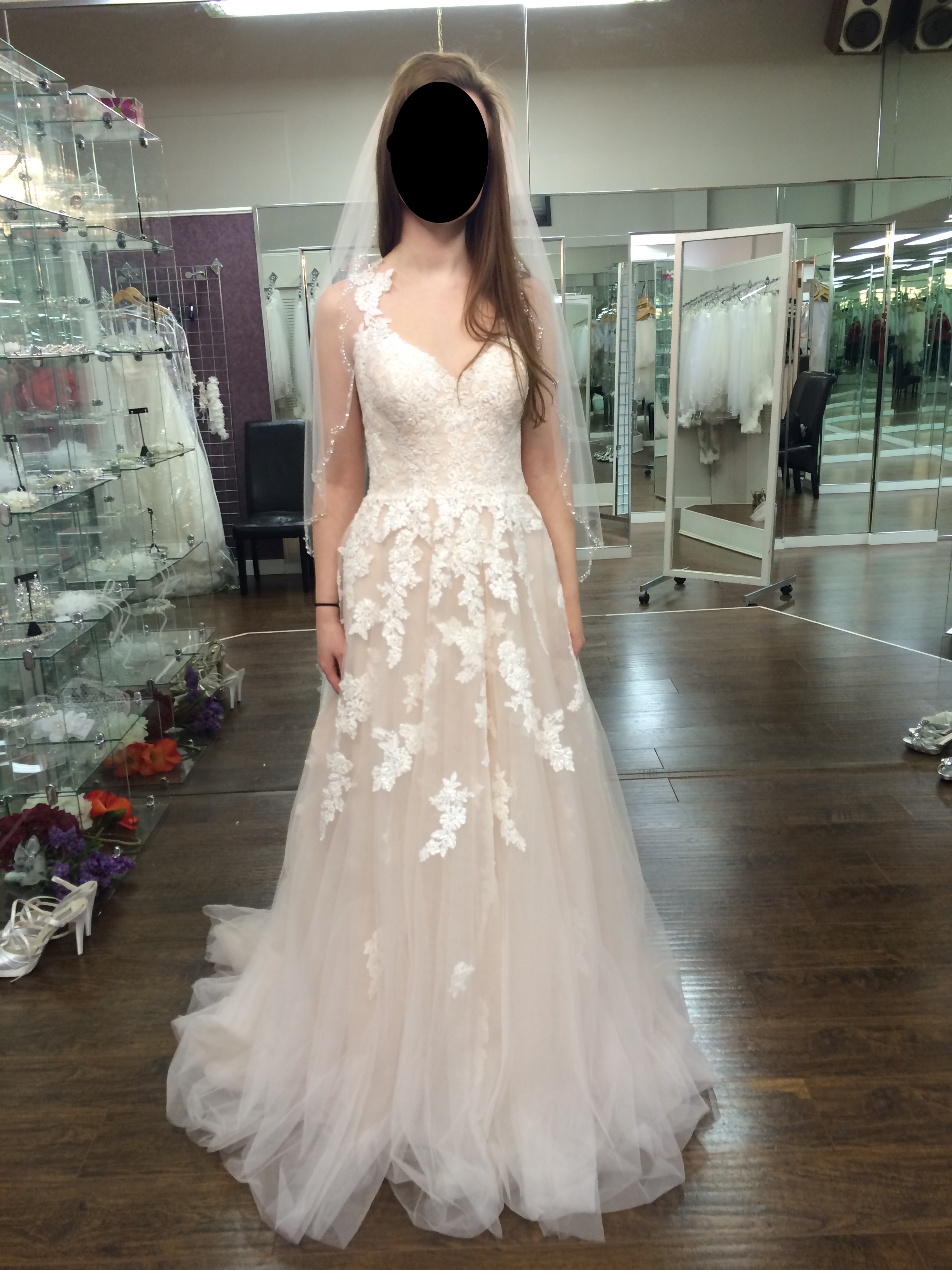 Blush or colored wedding dresses! I want to see them!!