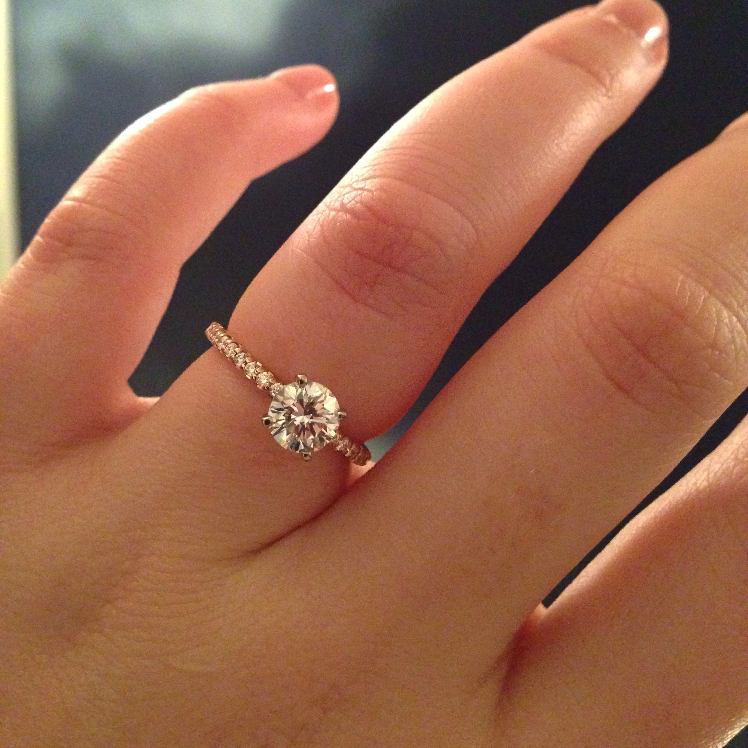 SHOW OFF YOUR ROSE GOLD ENGAGEMENT RING/SET