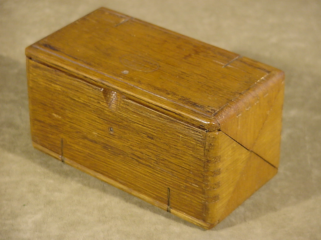 ANTIQUE FOLDING WOODEN SINGER Sewing Machine Puzzle ATTACHMENT BOX PAT