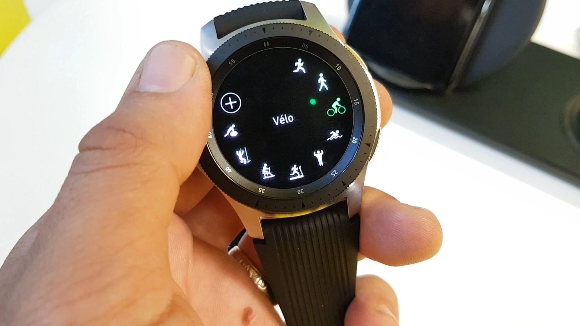 How To Enable Continuous Heart Rate Tracking On A Galaxy Watch Or
