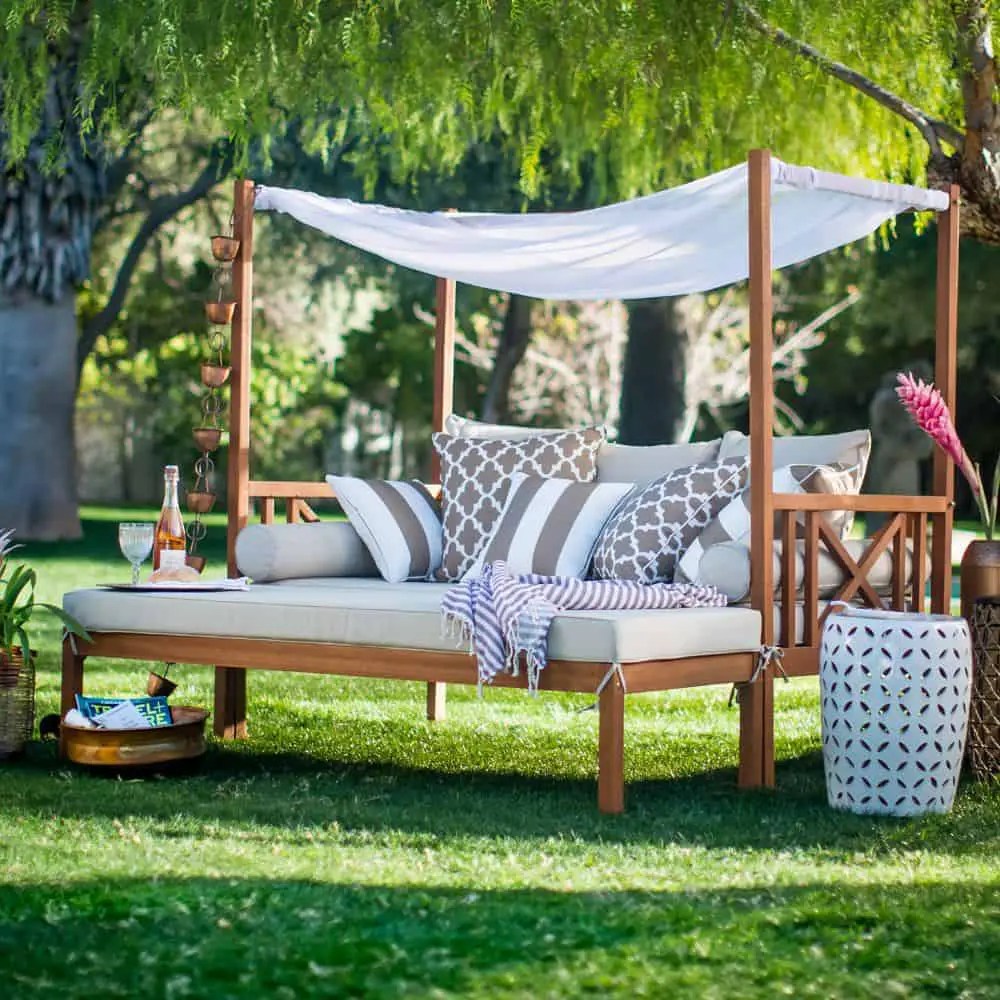 10 Outdoor Daybeds for a Lazy Afternoon 1001 Gardens