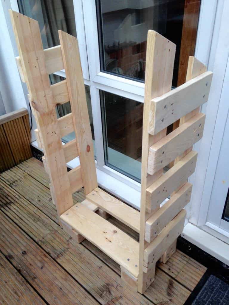 Small Log Store From Pallet Wood • 1001 Pallets