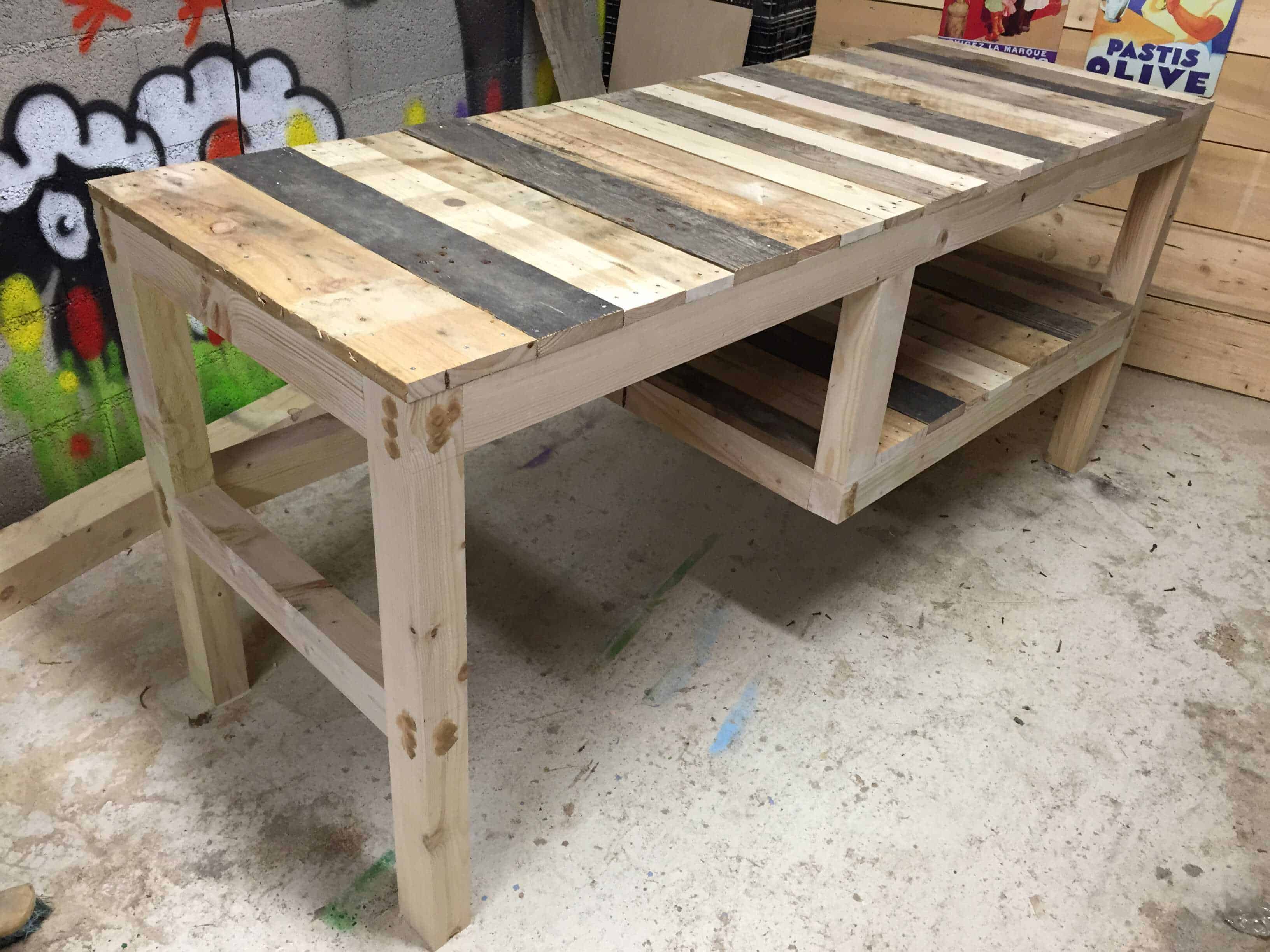 Pallet Desk With Integrated Shelf • 1001 Pallets
