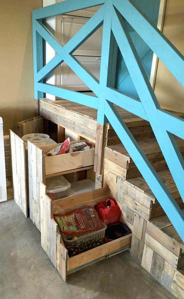 Garage Stairs Makeover With Pallets • 1001 Pallets