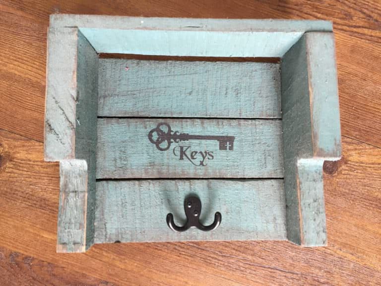 Rustic Pallet Key Holders • 1001 Pallets