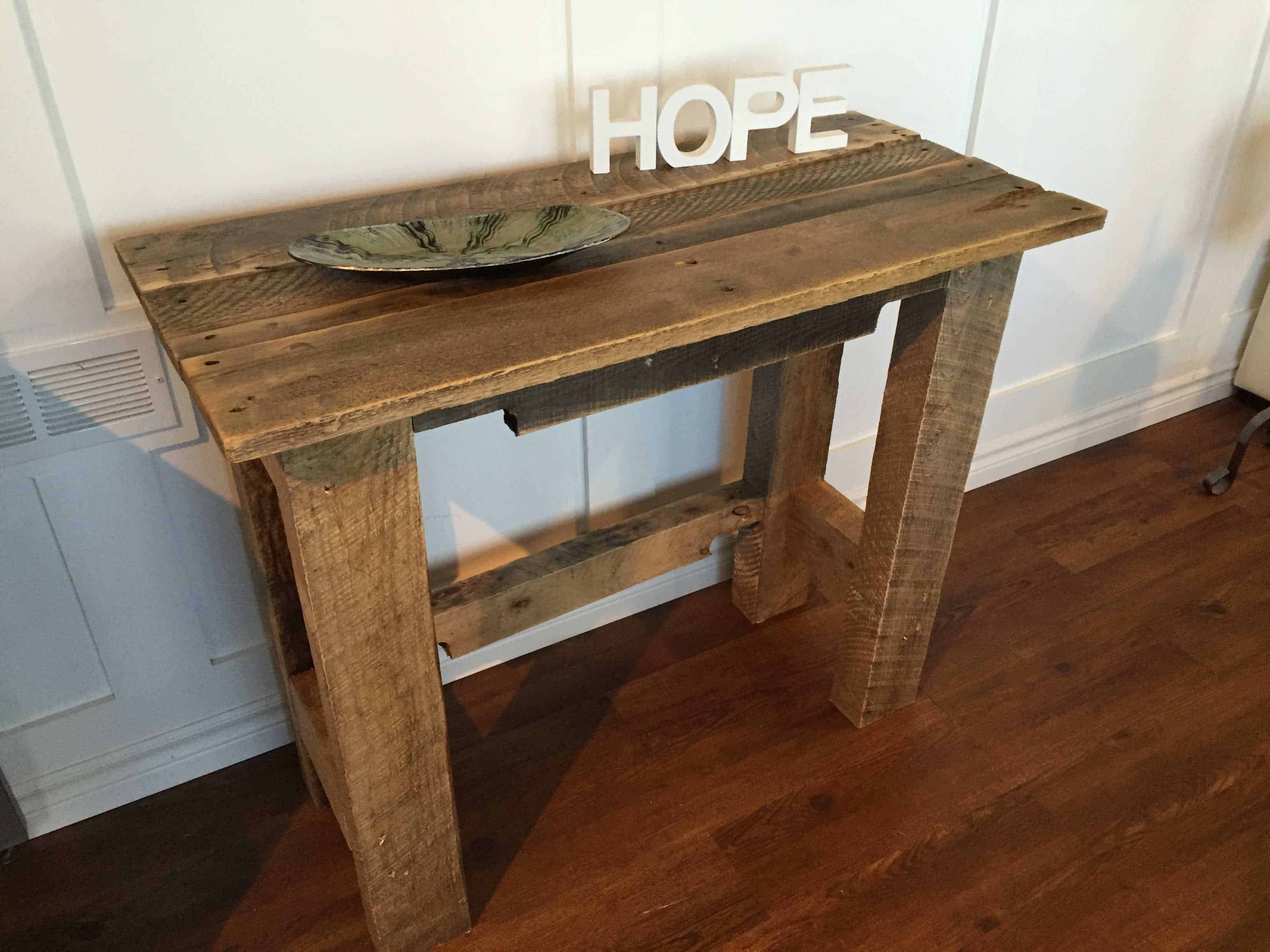 Sturdy Pallet Accent Table • 1001 Pallets