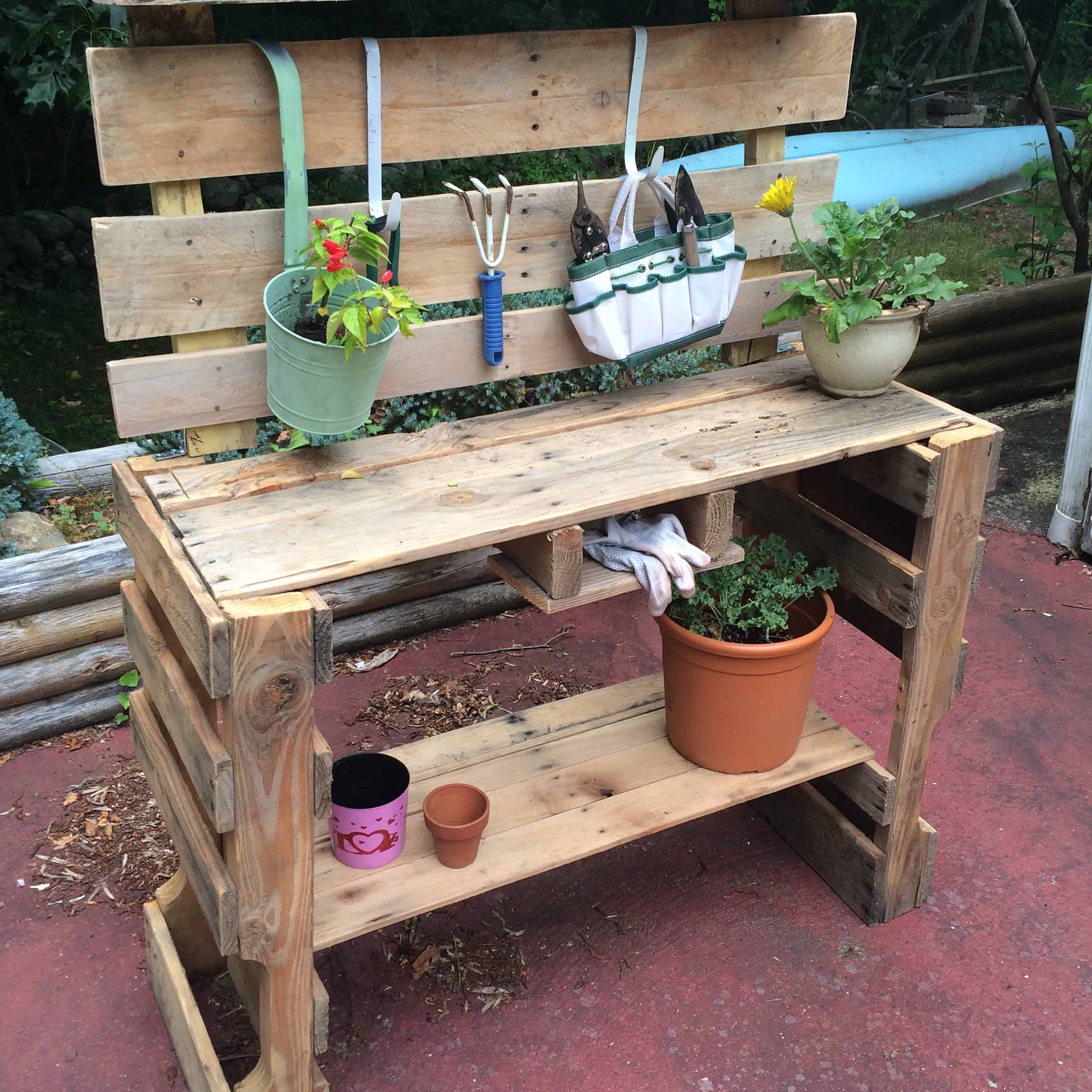 Pallet Potting Table • 1001 Pallets