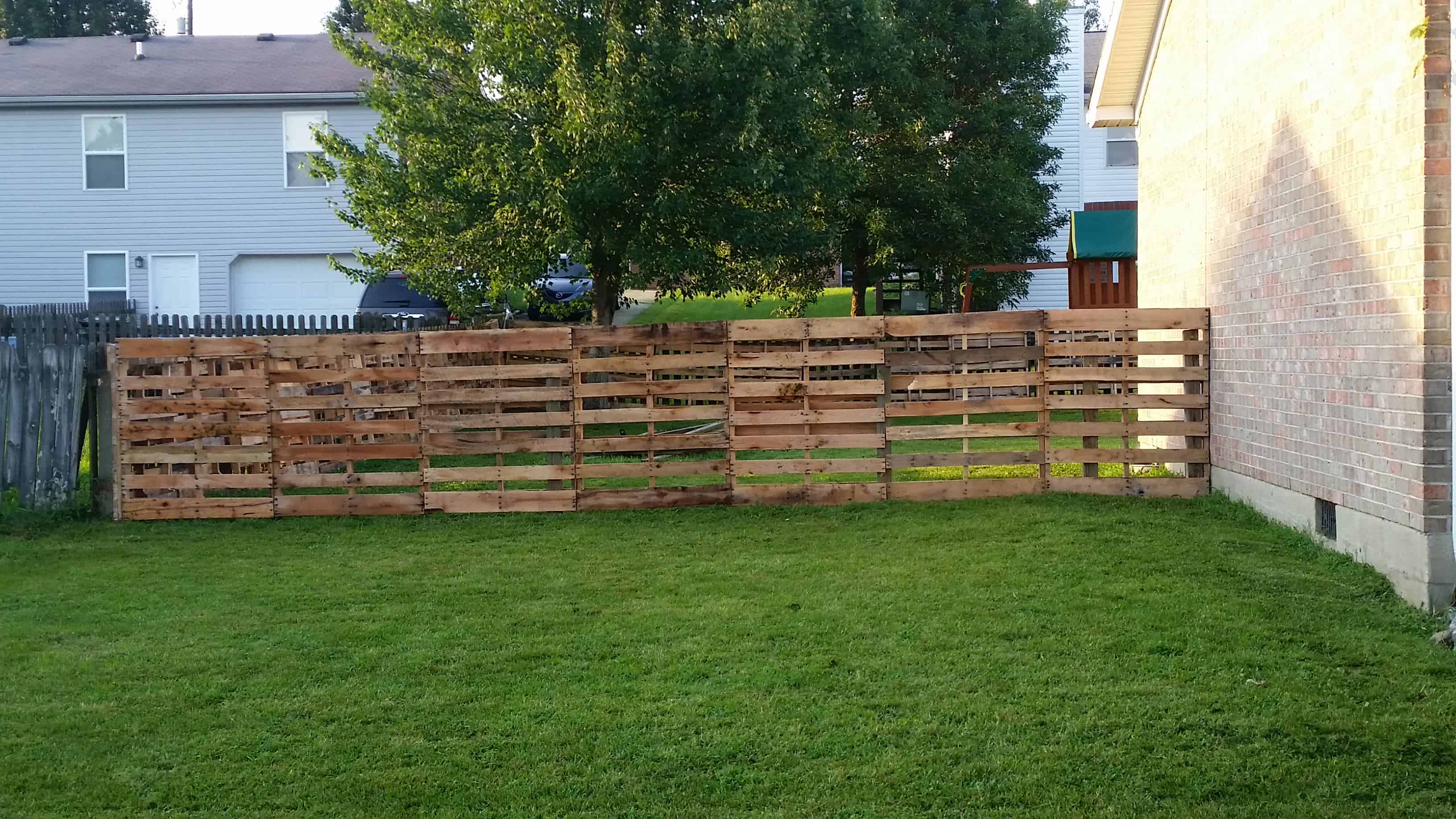 Pallet Fence • 1001 Pallets