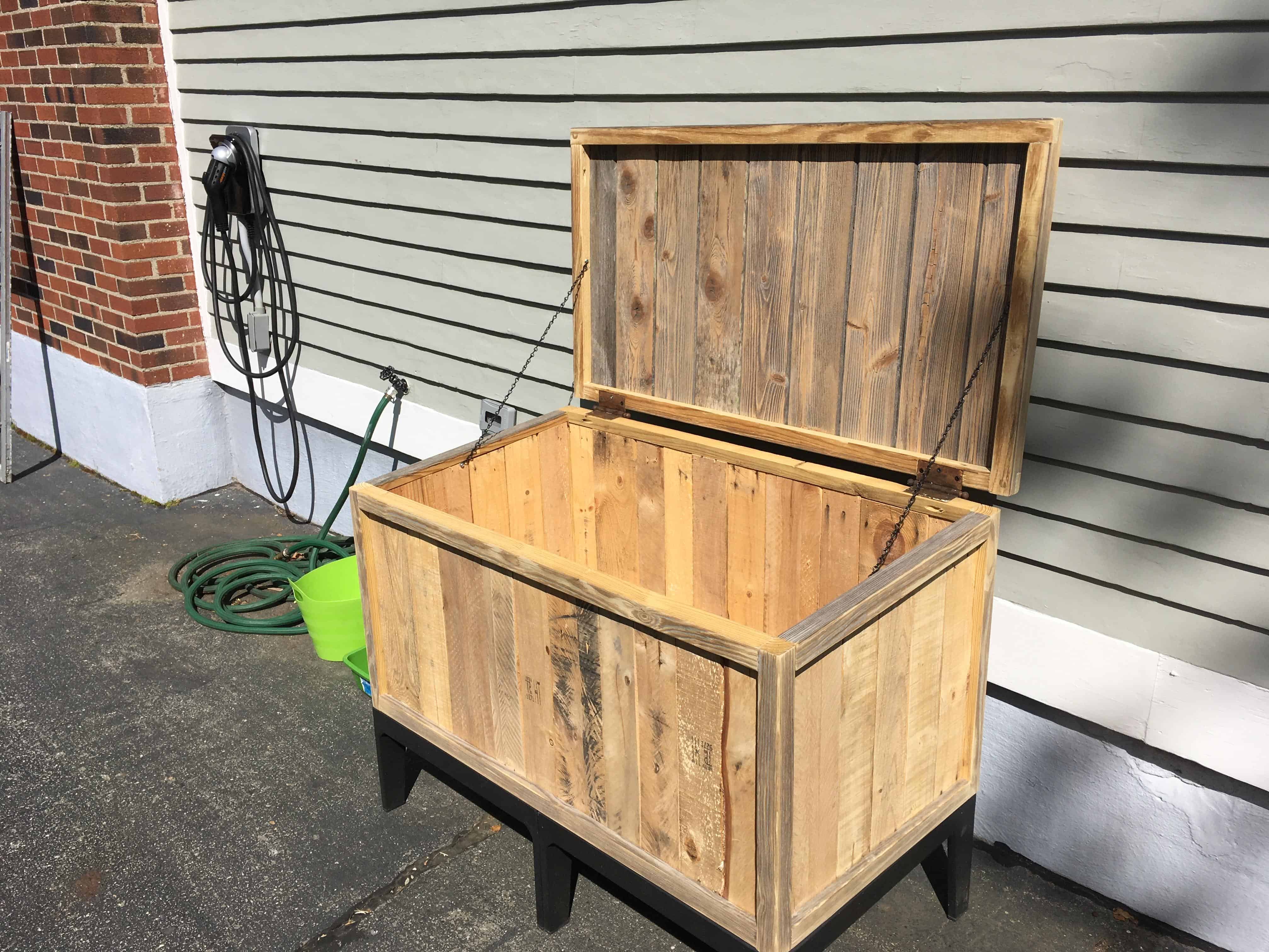 Pallet Delivery Bin • 1001 Pallets