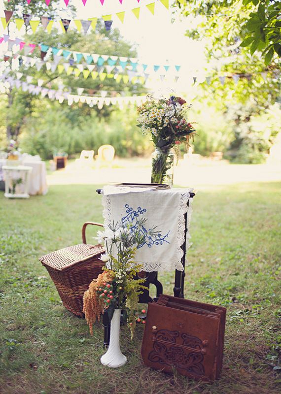 Intimate backyard wedding Laura + Josh Real Weddings 100 Layer Cake