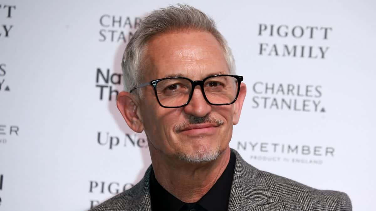 Gary Lineker dejará la BBC en medio de la controversia por antisemitismo y se retirará de sus deberes en la Copa del Mundo de 2026.
