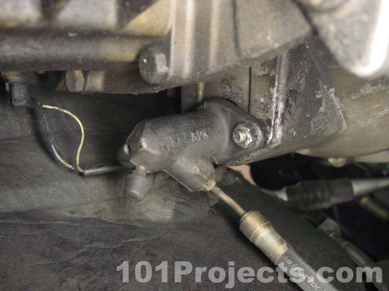 101 Projects for Your BMW 3 Series Project 45 Replacing the Clutch