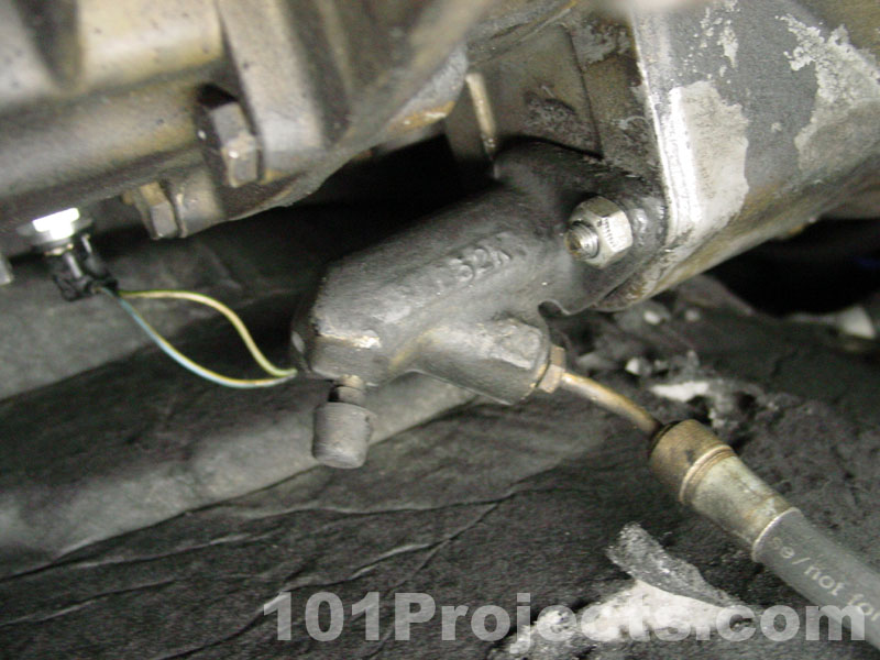 101 Projects for Your BMW 3 Series Project 45 Replacing the Clutch